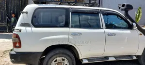 Toyota Land Cruiser 2006 White