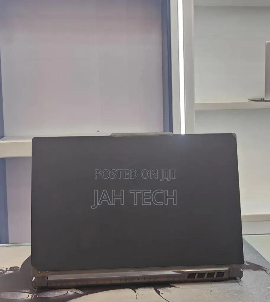 New Laptop MSI Cyborg 15 16GB Intel Core i7 SSD 1T