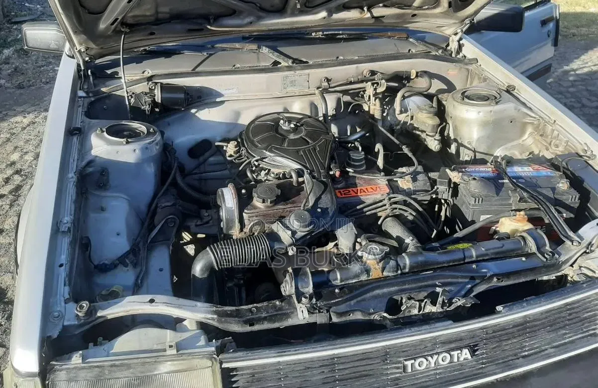 Toyota Corolla 1985 Silver