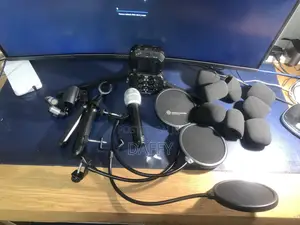 Zoom H8 Full Podcasting Set