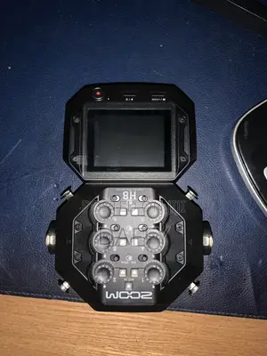 Zoom H8 Full Podcasting Set