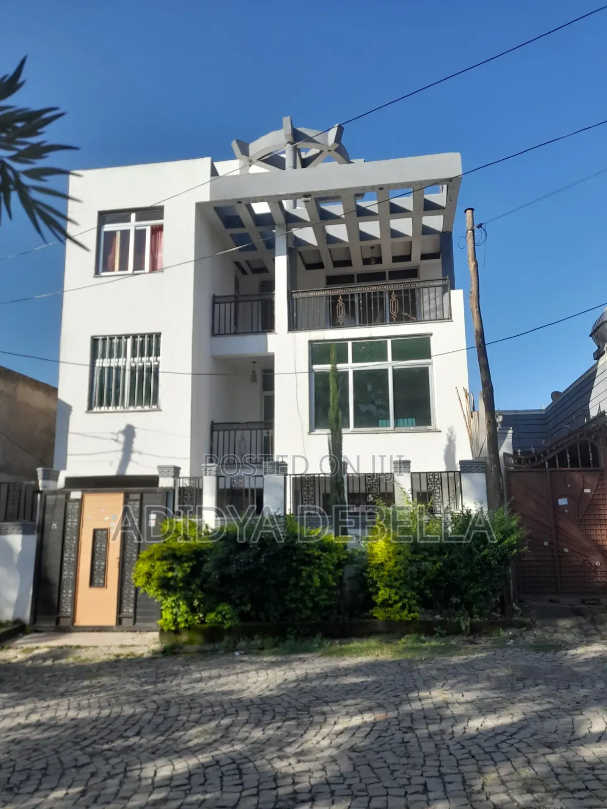 11bdrm House in Gelan, Akaky Kaliti for sale