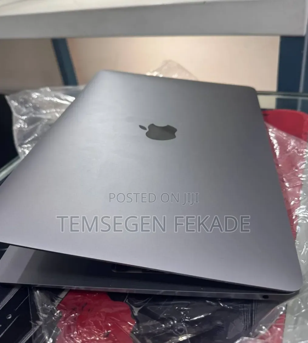 New Laptop Apple MacBook Air 2020 M1 8GB Apple M1 SSD 256GB