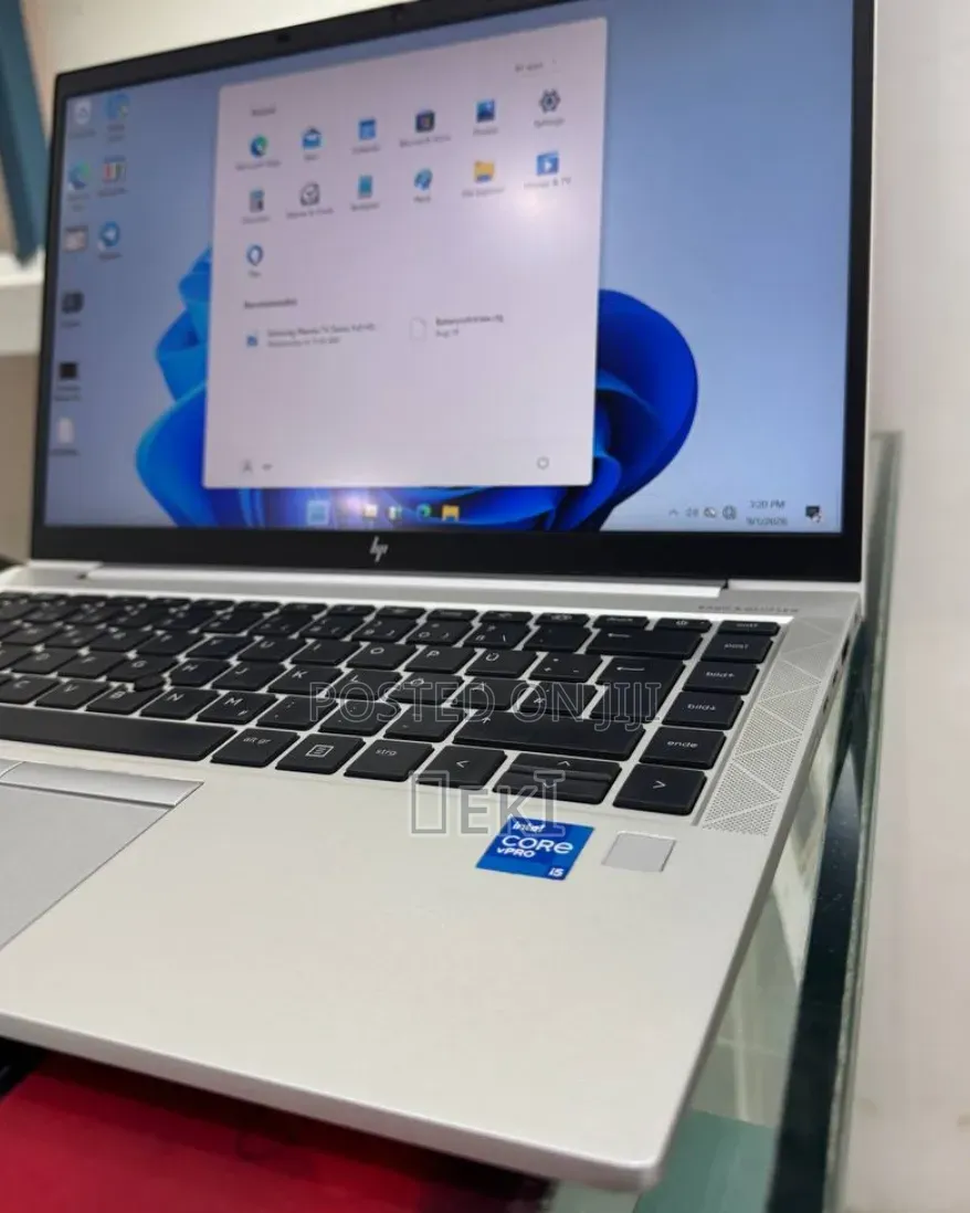 New Laptop HP EliteBook 840 G8 16GB Intel Core i5 SSD 512GB
