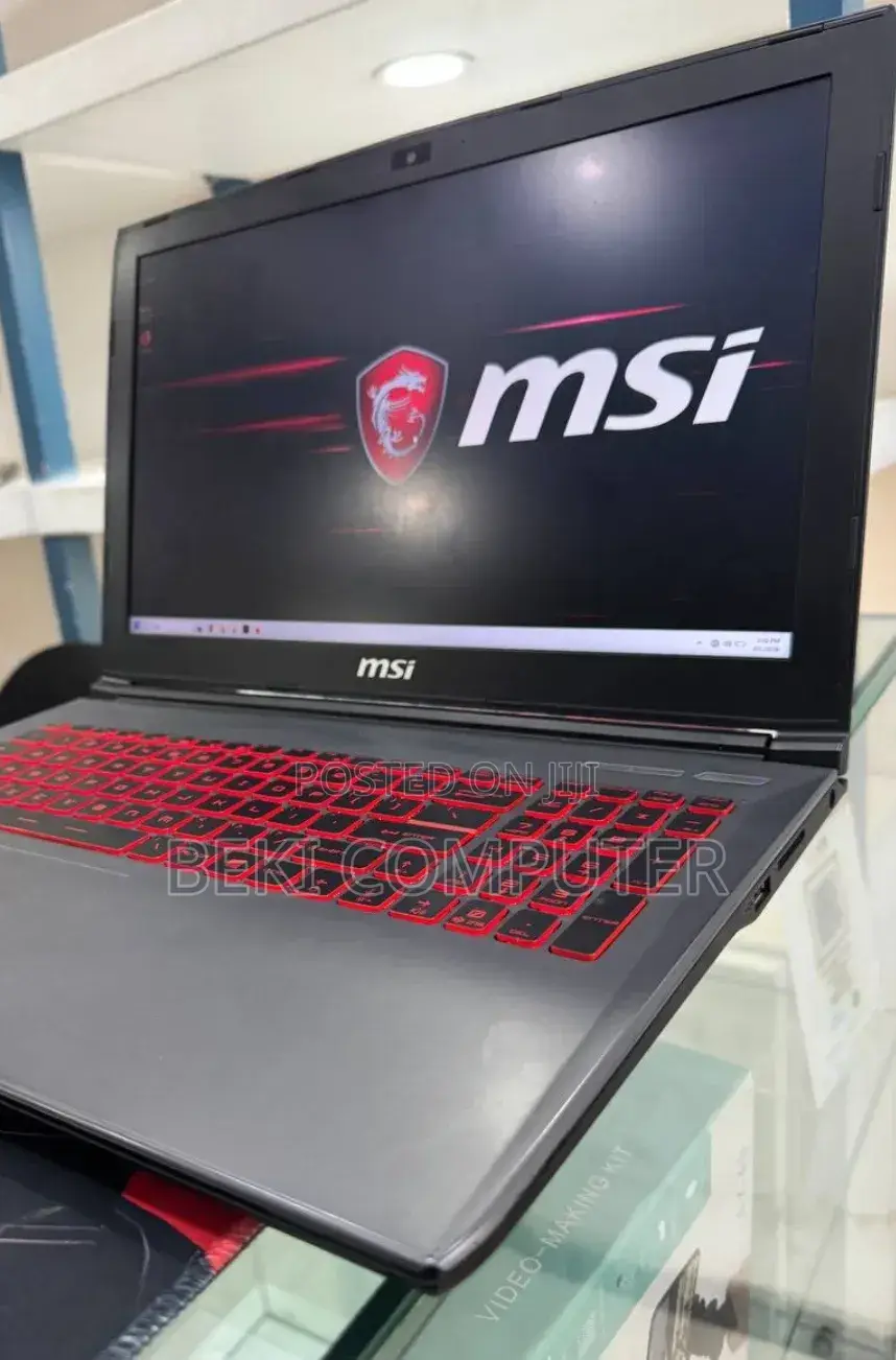 Laptop MSI 16GB Intel Core i5 SSD 256GB
