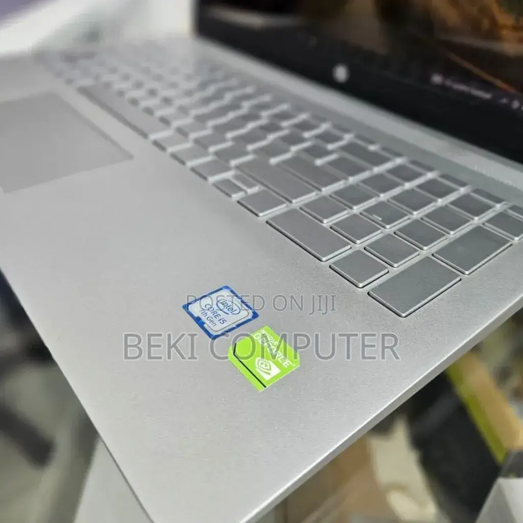 New Laptop HP Pavilion 13 8GB Intel Core i5 HDD 1T