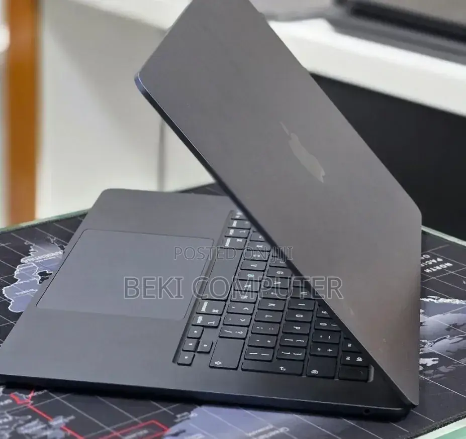 New Laptop Apple MacBook Air 2025 M4 16GB Apple M4 SSD 256GB
