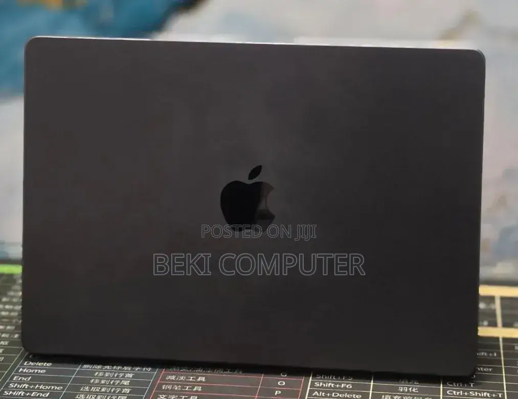 New Laptop Apple MacBook Pro 2024 M4 Pro 16GB Apple M4 SSD 512GB