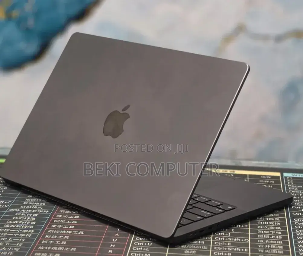 New Laptop Apple MacBook Pro 2024 M4 Pro 16GB Apple M4 SSD 512GB