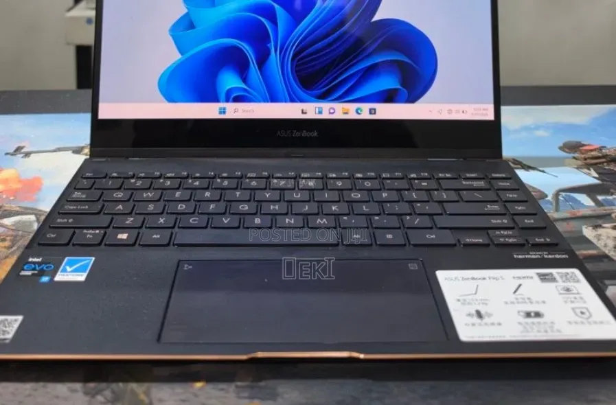 New Laptop Asus Zenbook 14 16GB Intel Core i7 SSD 512GB