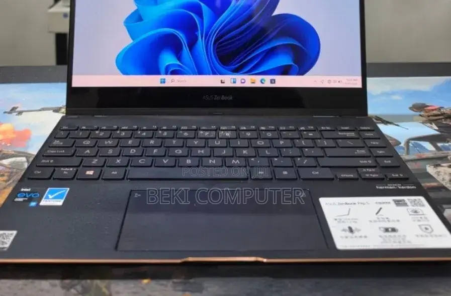 New Laptop Asus Zenbook 14 16GB Intel Core i7 SSD 512GB