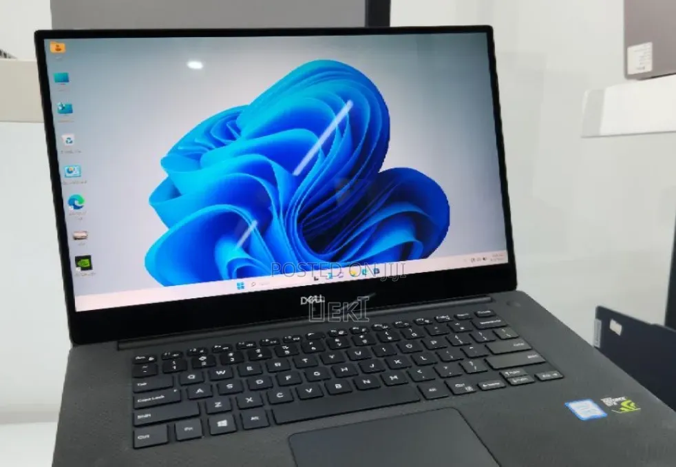 New Laptop Dell XPS 15 16GB Intel Core i7 SSD 512GB