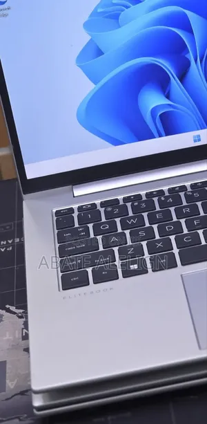 New Laptop HP EliteBook 840 G9 16GB Intel Core i7 SSD 512GB