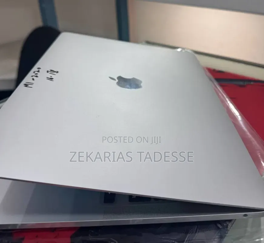 New Laptop Apple MacBook Air 8GB Apple M1 SSD 256GB