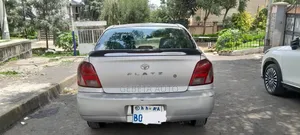 Toyota Platz 2001