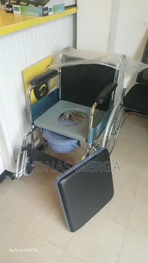 Commode Wheelchair炙蛋wheelchair With an Integrated Toilet&remove Bucket