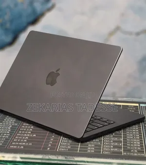 New Laptop Apple MacBook Pro 2024 M4 16GB Apple M4 Pro SSD 512GB