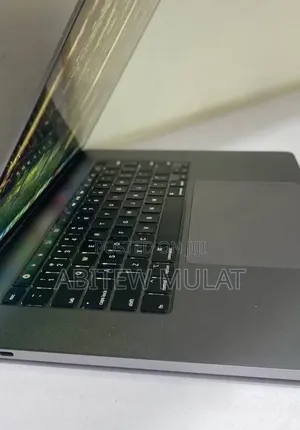 New Laptop Apple MacBook Pro 2019 16GB Intel Core i9 SSD 1T