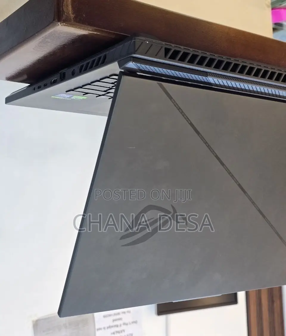 New Laptop Asus ROG Strix G18 16GB Intel Core i9 SSD 1T