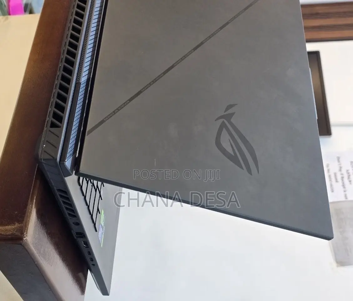 New Laptop Asus ROG Strix G18 16GB Intel Core i9 SSD 1T