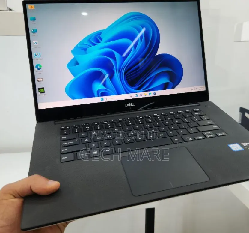 New Laptop Dell XPS 15 16GB Intel Core i7 SSD 512GB