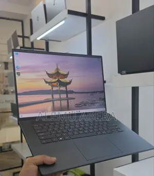 New Laptop Dell Inspiron 15 16GB Intel Core i7 SSD 512GB