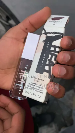 Fenty Beauty Gloss Bomb Heat Universal Lip Luminizer + Plumber