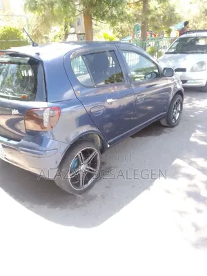 Toyota Vitz 2004 Blue