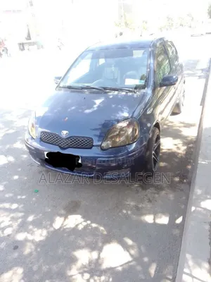 Toyota Vitz 2004 Blue