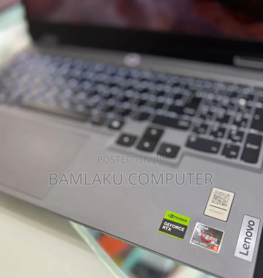 New Laptop Lenovo LOQ 15IRH8 16GB AMD Ryzen 5 SSD 512GB