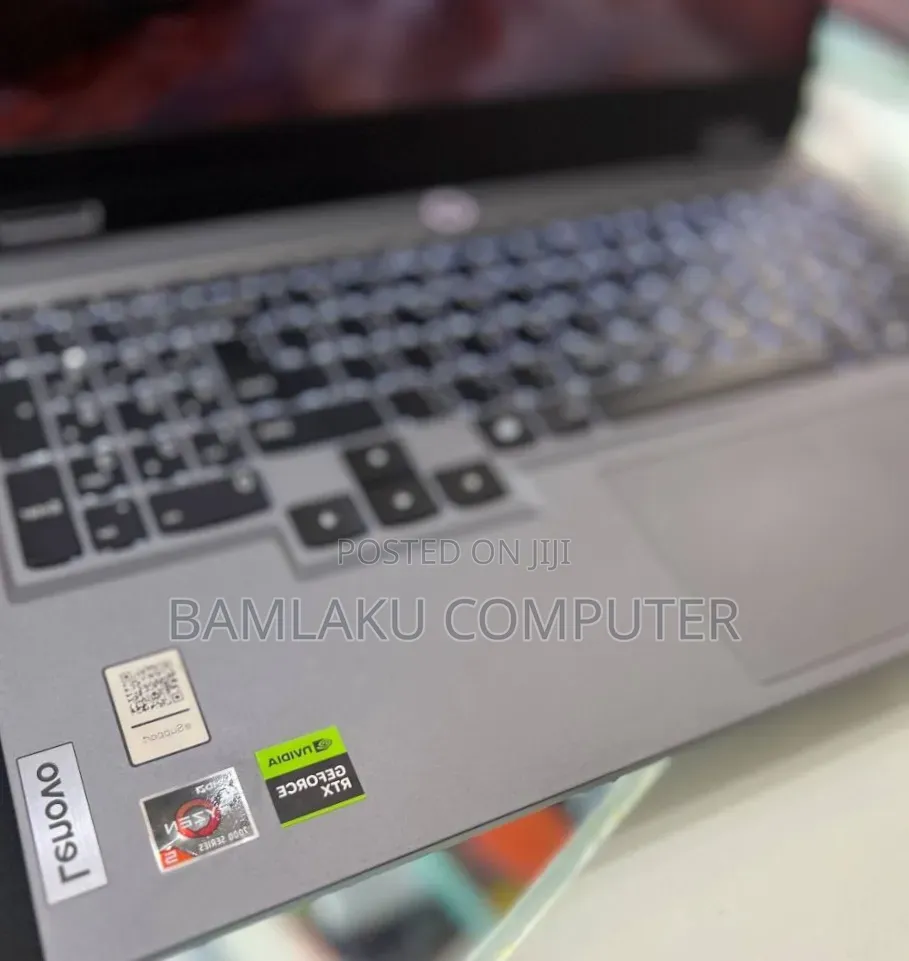 New Laptop Lenovo LOQ 15IRH8 16GB AMD Ryzen 5 SSD 512GB