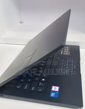 New Laptop Asus Vivobook 14 16GB Intel Core 7 SSD 512GB