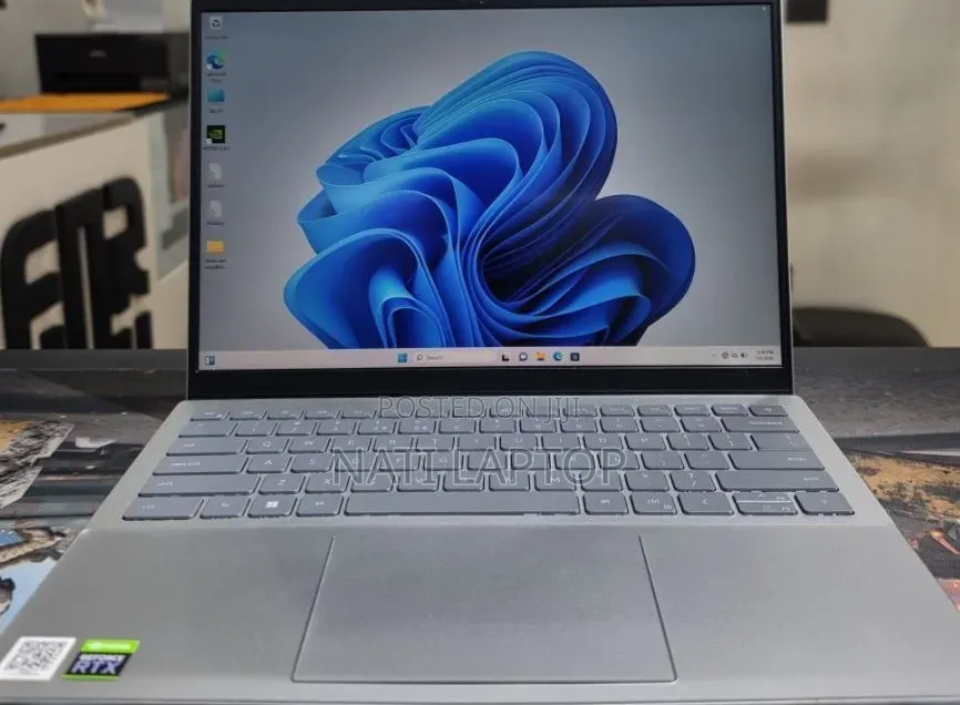 New Laptop Dell 16GB Intel Core i7 SSD 512GB