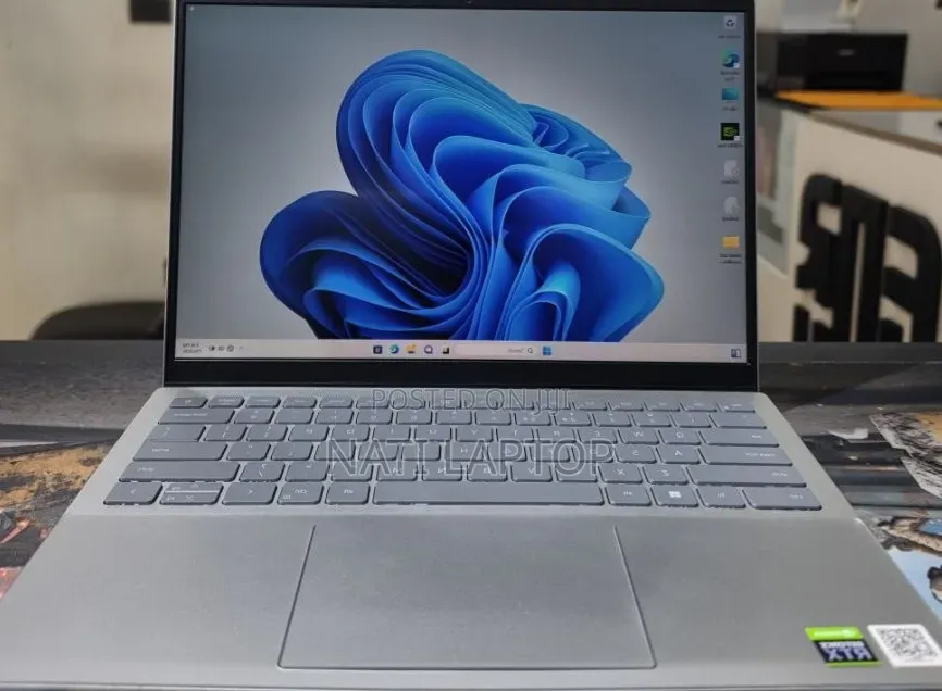 New Laptop Dell 16GB Intel Core i7 SSD 512GB