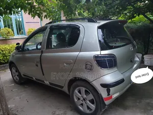 Toyota Vitz 2002 Gold