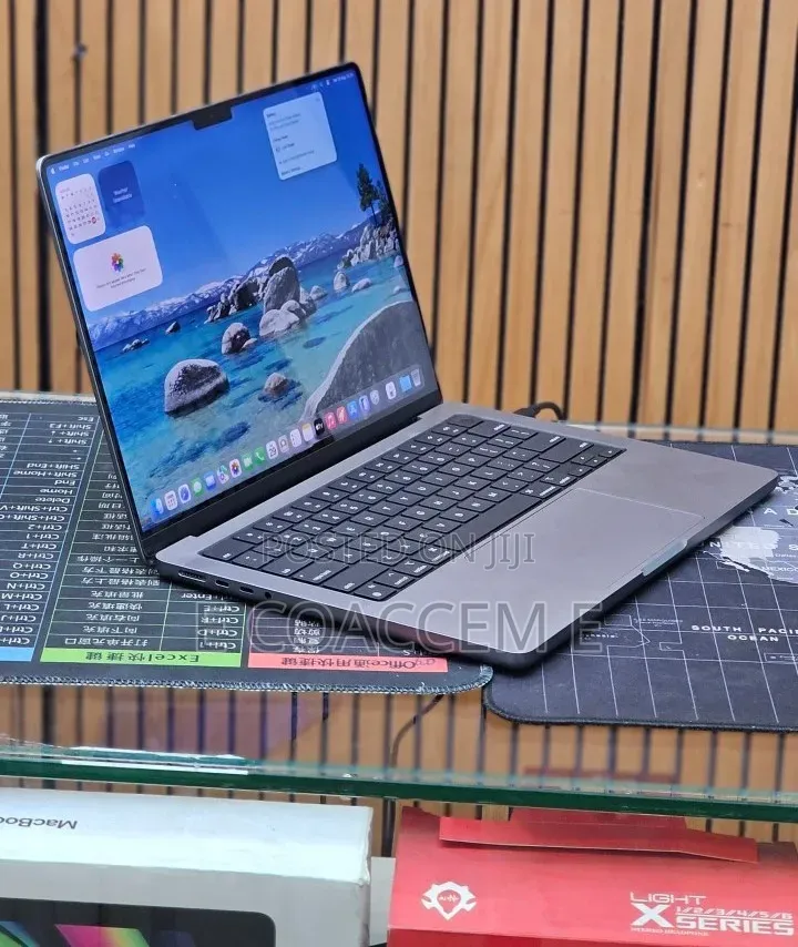 New Laptop Apple MacBook 16GB SSD 512GB
