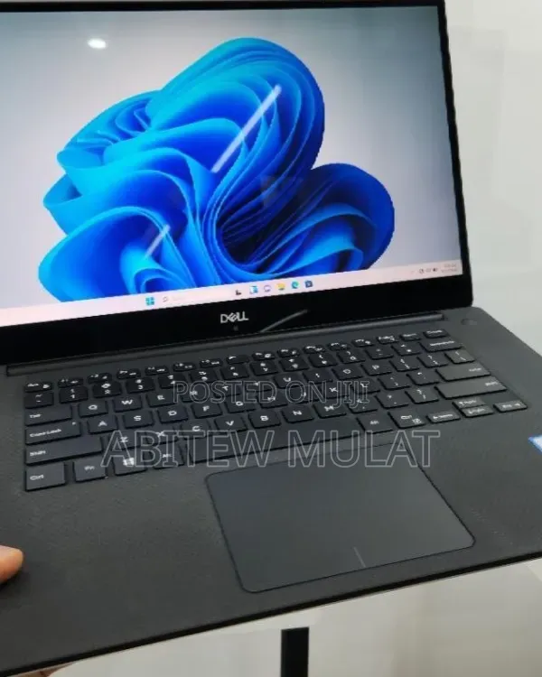 New Laptop Dell XPS 15 16GB Intel Core i7 SSD 512GB
