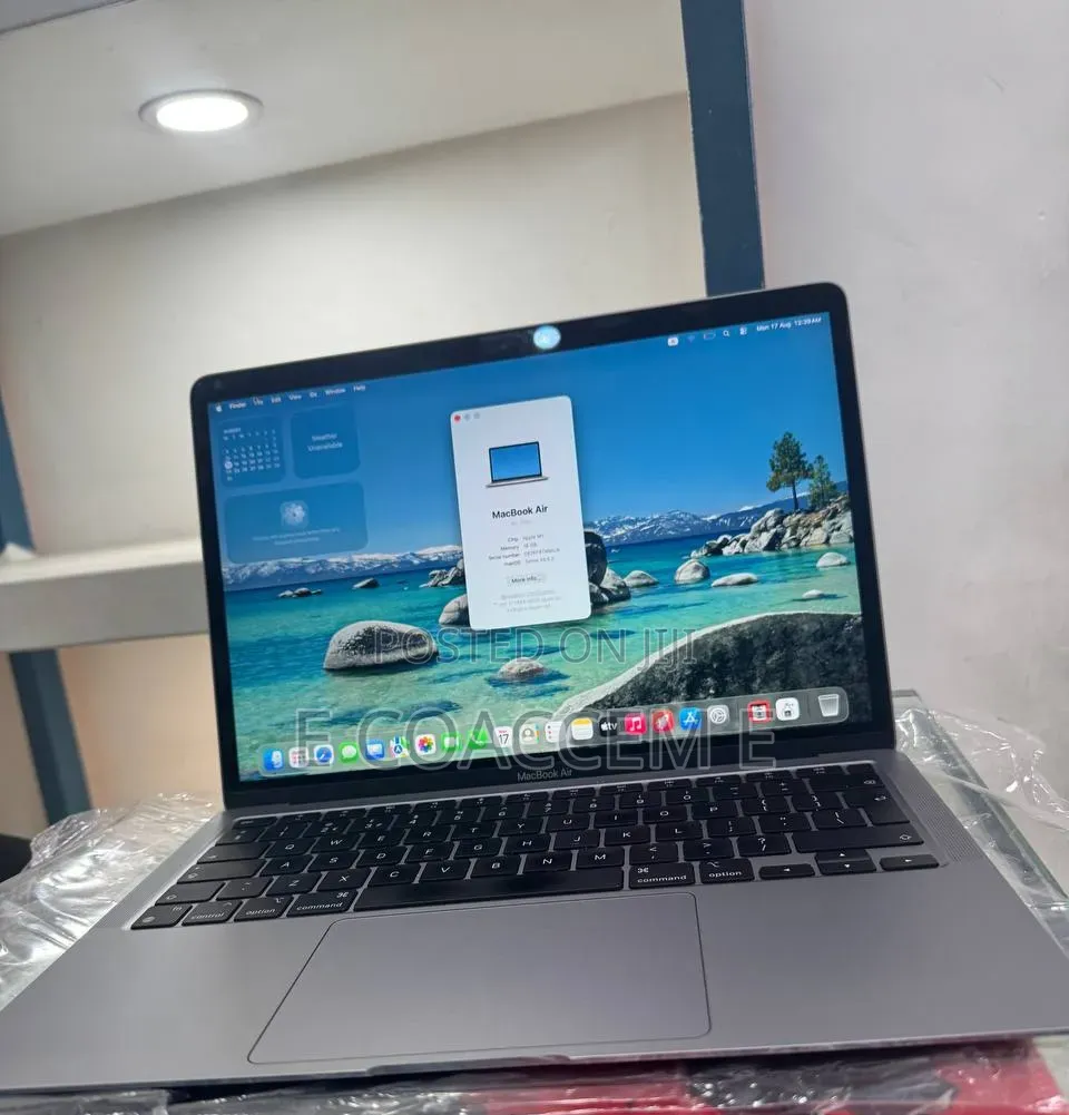 New Laptop Apple MacBook 8GB SSD 256GB