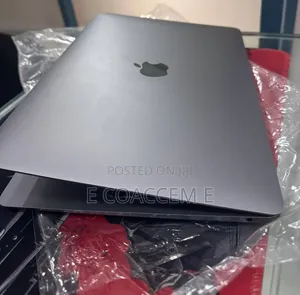 New Laptop Apple MacBook 8GB SSD 256GB