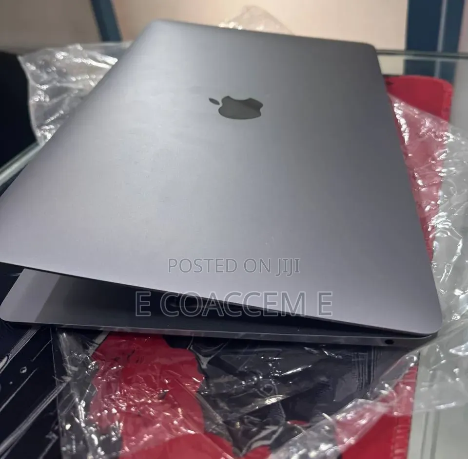 New Laptop Apple MacBook 8GB SSD 256GB