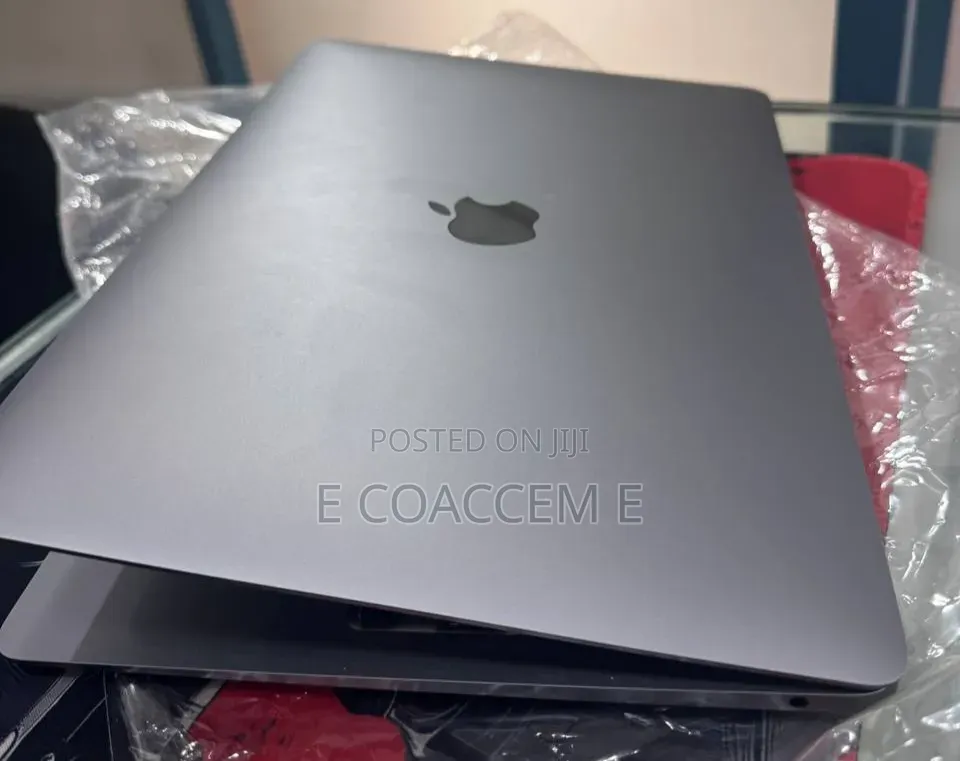 New Laptop Apple MacBook 8GB SSD 256GB
