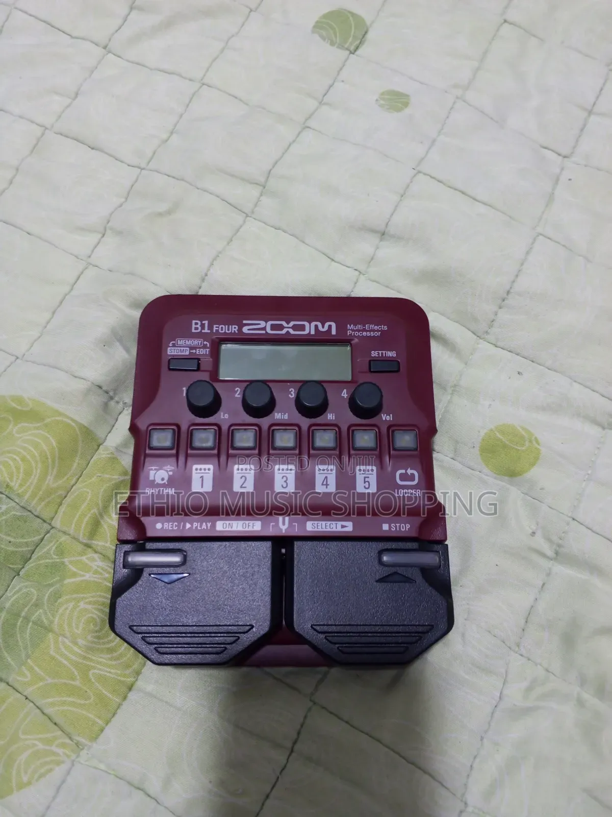 ZOOM B1 Four Bass Multi-Effects Processor