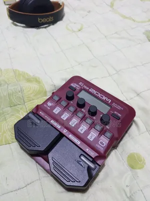 ZOOM B1 Four Bass Multi-Effects Processor