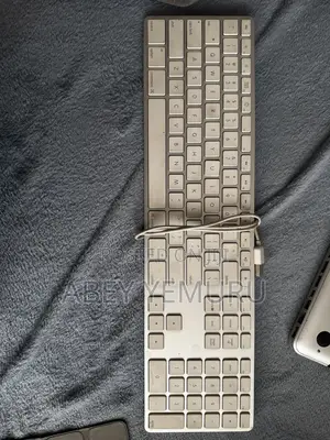 Apple Keyboard With Numeric Keypad