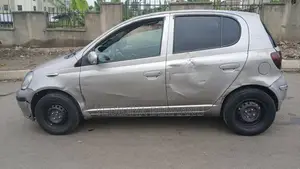 Toyota Vitz 2003 Silver