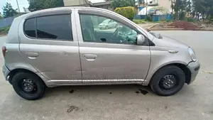 Toyota Vitz 2003 Silver