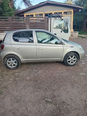 Toyota Vitz 2002 Gold