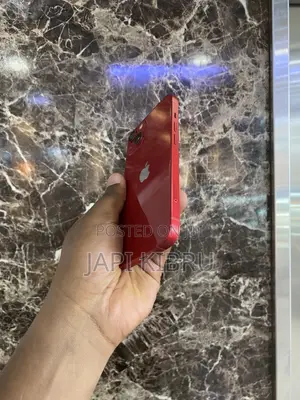 Apple iPhone 13 128 GB Red