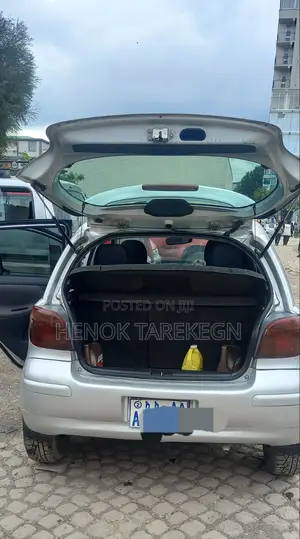 New Toyota Vitz 2004 Silver