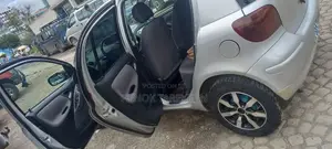 New Toyota Vitz 2004 Silver
